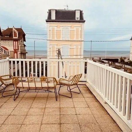 Апартаменты Vue Avec Terrasse Ensoleillee