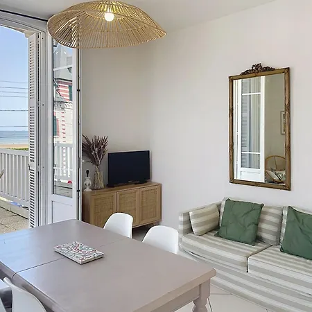 Апартаменты Vue Avec Terrasse Ensoleillee Кабур